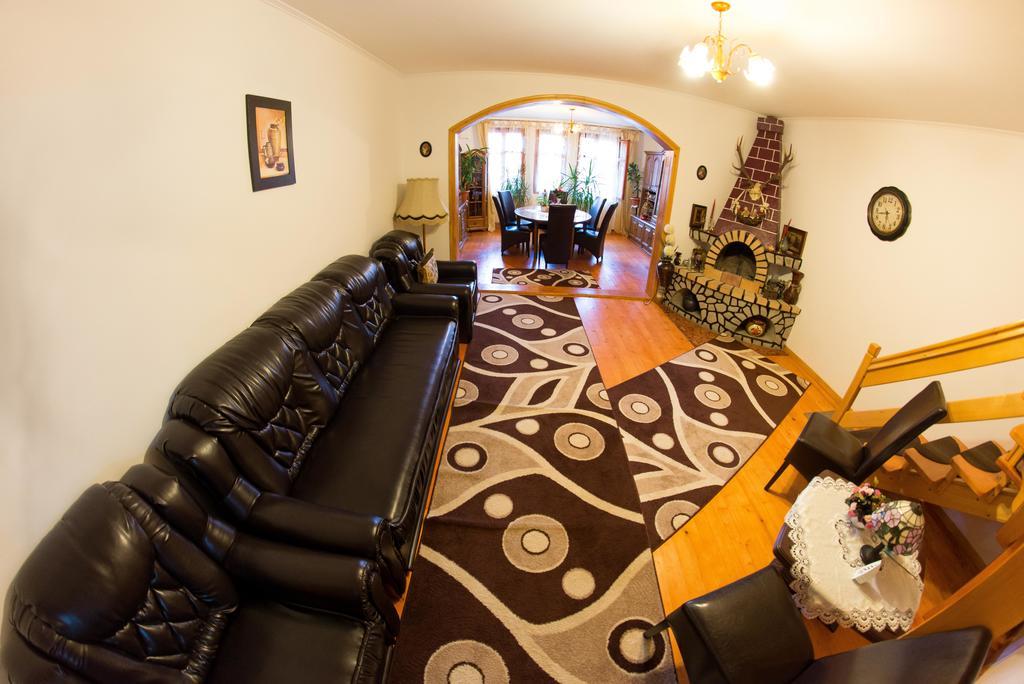 Casa Andreea Hotel Sucevita Bagian luar foto